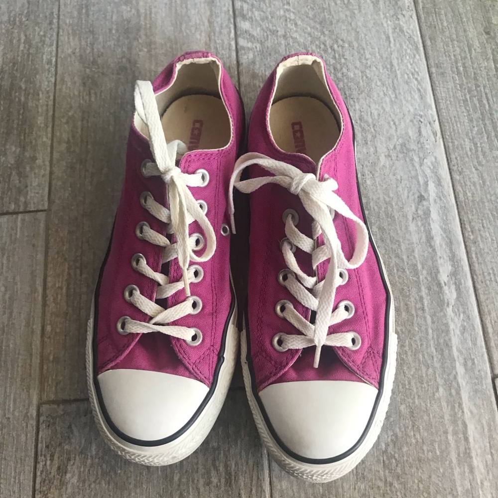 Converse Sneakers 👟